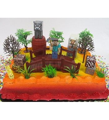 MINECRAFT Cake Featuring Decorative Accessories